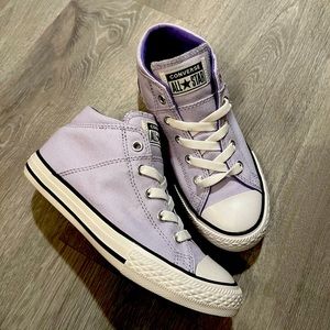 Converse Chuck Taylor All Star Hi Sneaker kids size 2